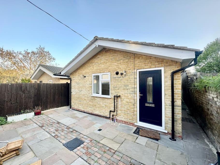 2 Bedroom House,Brownhillrd Se6 ロンドン エクステリア 写真