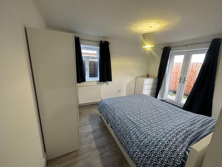 2 Bedroom House,Brownhillrd Se6 ロンドン エクステリア 写真